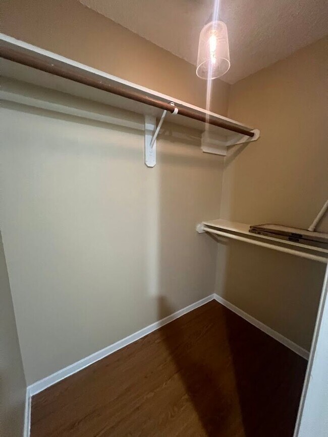 Building Photo - K280 - Treehouse #117