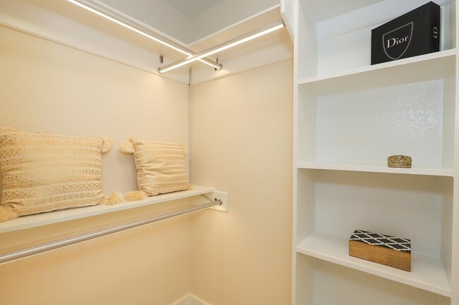 Building Photo - 306 Cinnamon Teal Loop