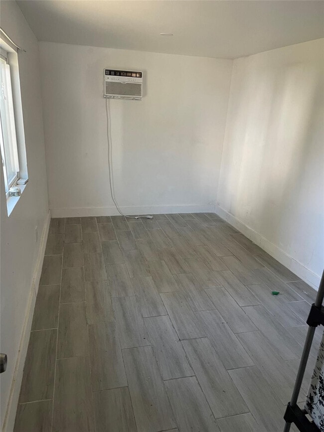 Building Photo - 8508 SW 16th Ct