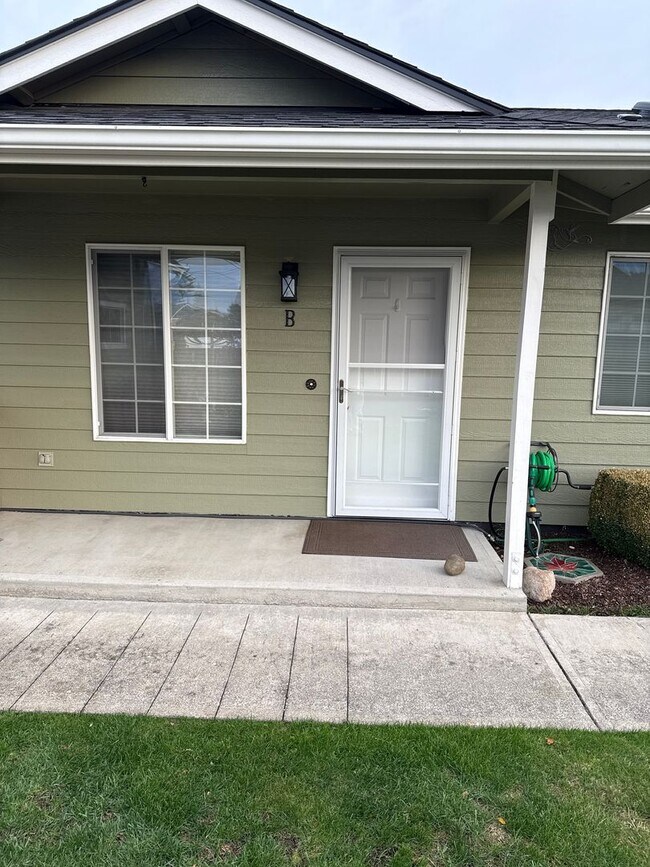 Primary Photo - Great 55+ Condo