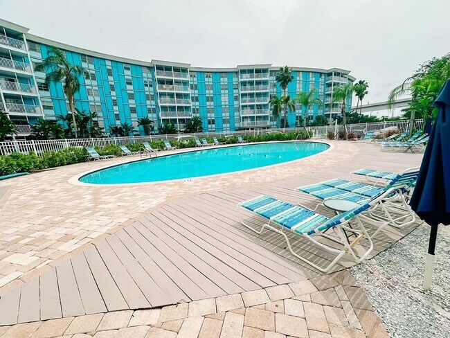 Building Photo - 3315 58th Ave S