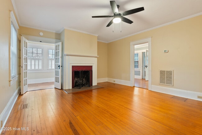Building Photo - 160 N Rdg St