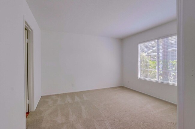 Building Photo - 26721 Sierra Vista