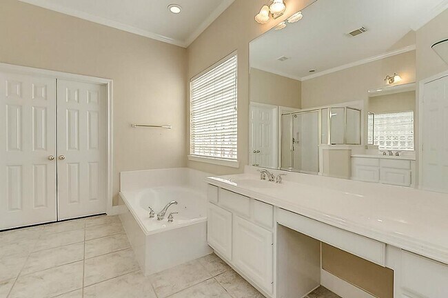 Building Photo - 5715 Sapphire Vista Ln