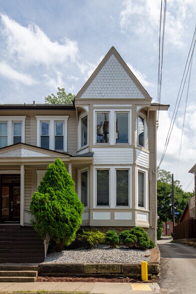 Building Photo - 5432 Ellsworth Ave