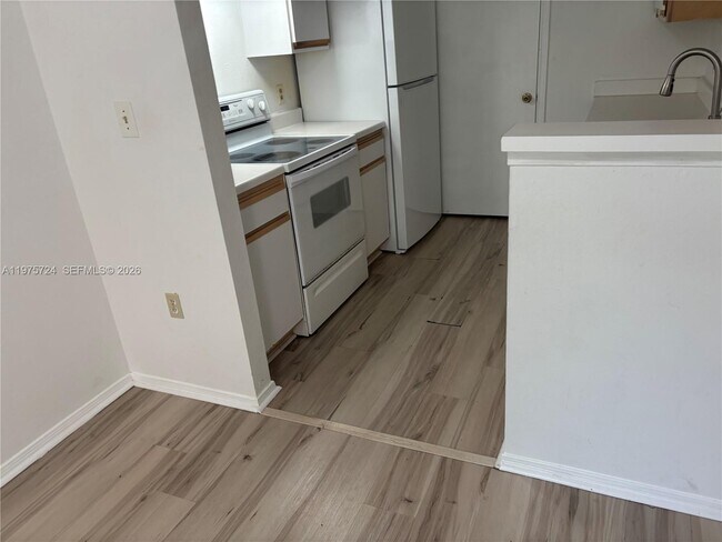 Building Photo - 2200 NW 33rd St