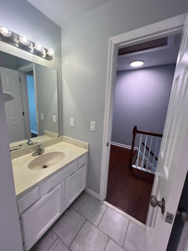 Building Photo - 219 Hickory Forge Dr