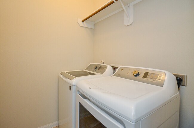 Building Photo - 24902 Alberti Sonata Dr