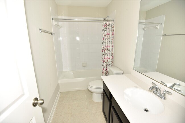 Building Photo - 14615 Birchwood Falls Trail