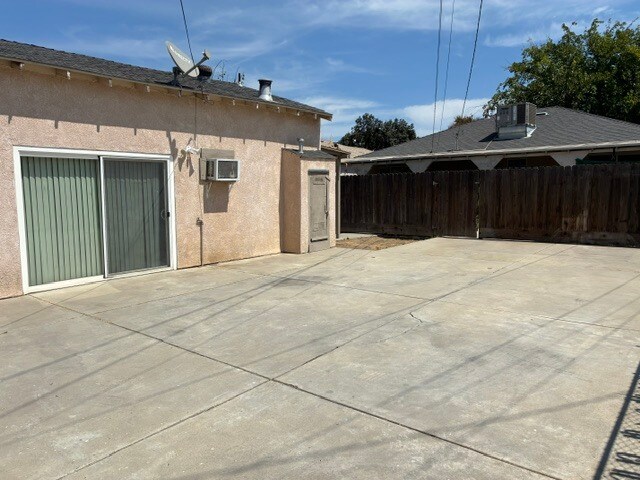 Building Photo - 2717 McAdoo Ave