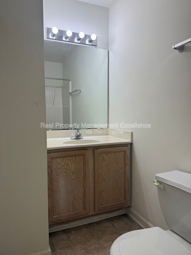 Building Photo - 16 Red Ln