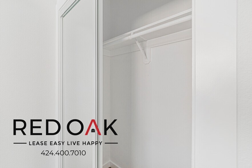 Building Photo - 11958 Vanowen St