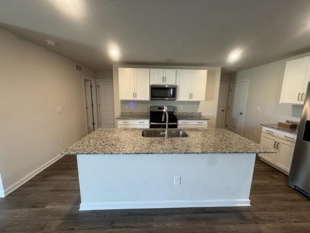 Building Photo - Spacious 5-Bedroom Home with Finished Basement on Corner Lot in Stephens City