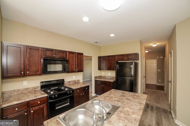 Building Photo - 67 Hamil Ct NW