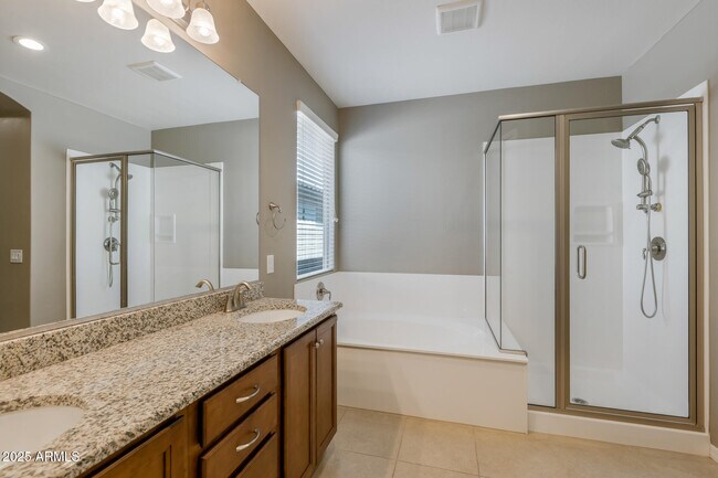 Building Photo - 20673 E Canary Way