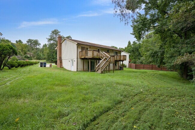 Building Photo - 2411 Old Gate Ct