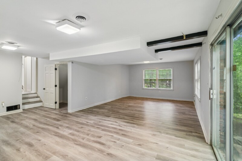 Building Photo - 2600 Lantern Ln
