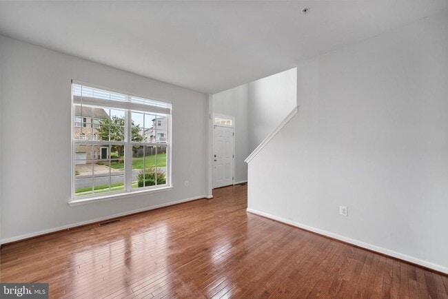 Building Photo - 21375 Lookout Dr