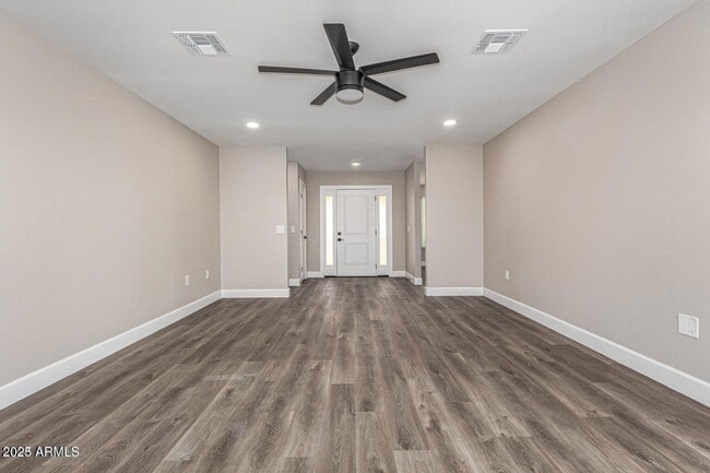 Building Photo - 9938 W Willow Creek Cir