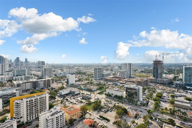 Building Photo - 501 NE 31st St