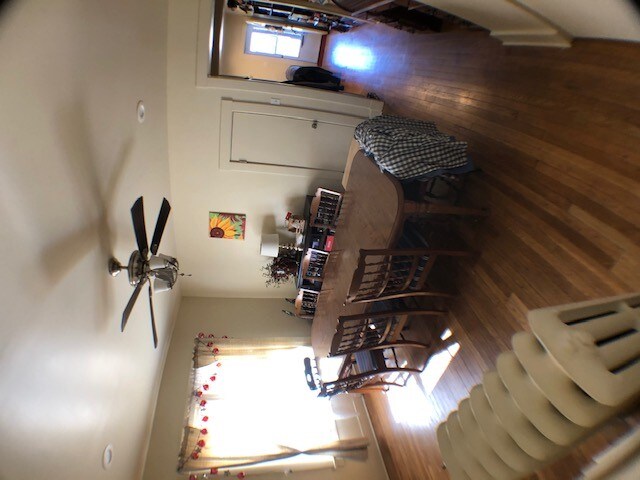 Building Photo - 2343 Sherbrook St