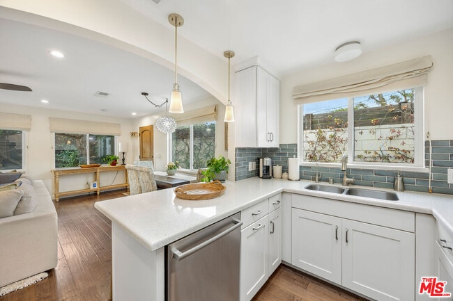 Building Photo - 1039 26th St