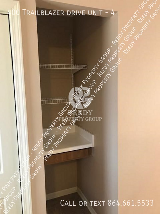 Building Photo - 400 Trailblazer Dr