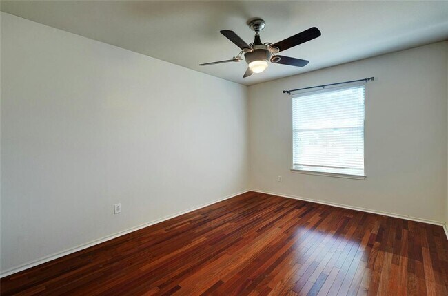 Building Photo - 8227 Liberty Walk Dr