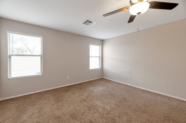 Building Photo - 3 bed 2 bath home in the Arizona Impressions subdivision - Cross streets: Cooper & SE Pecos