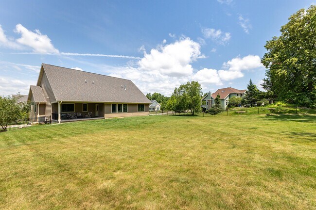 Building Photo - 1762 Creek Wood Dr
