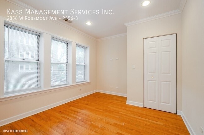 Building Photo - 2856 W Rosemont Ave