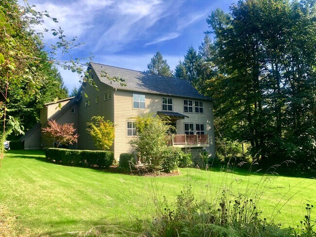 Building Photo - Gorgeous Bainbridge Estate available now.....