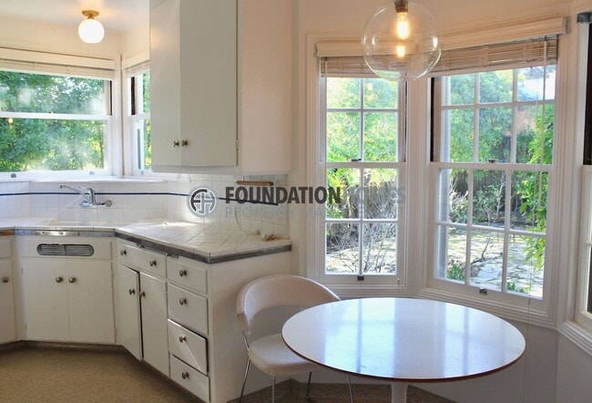 Building Photo - Charming, Light-Filled Home in Coveted Forbes/Sun Valley Neighborhood!  FOUNDATION