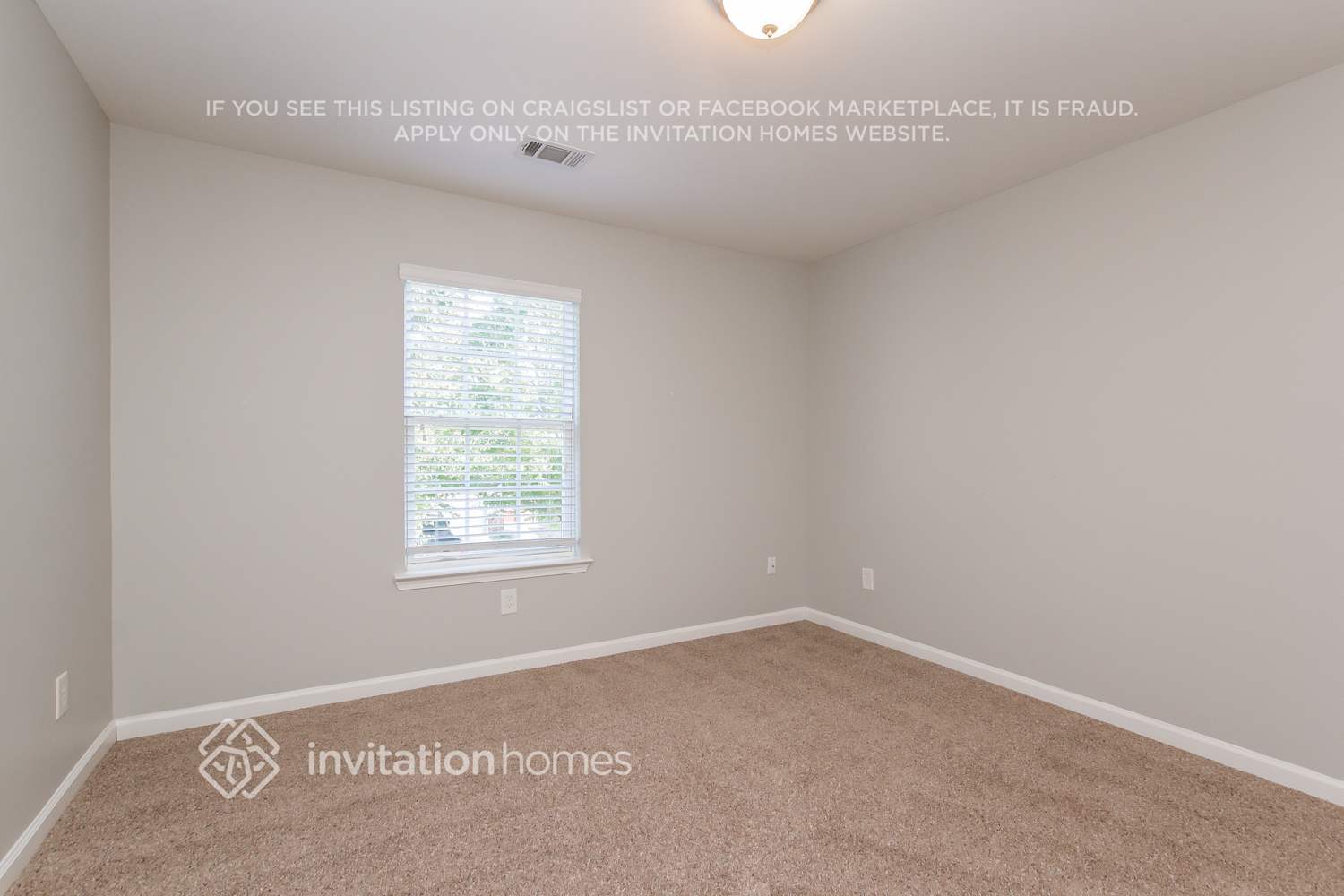 Building Photo - 2470 Mayfair Dr