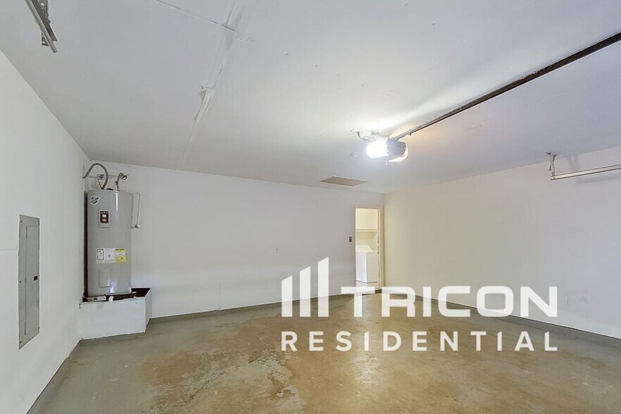 Building Photo - 232 Tulane Dr