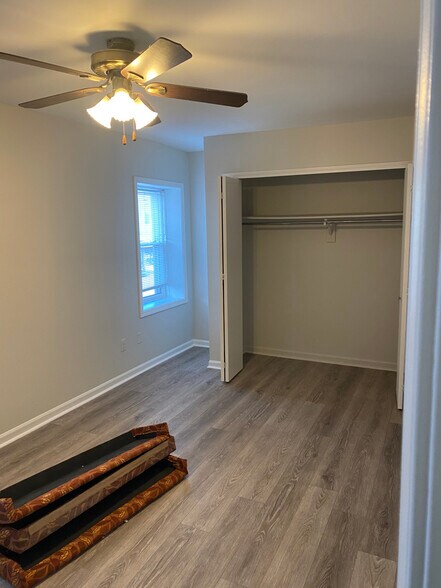 Building Photo - 405 N Main St