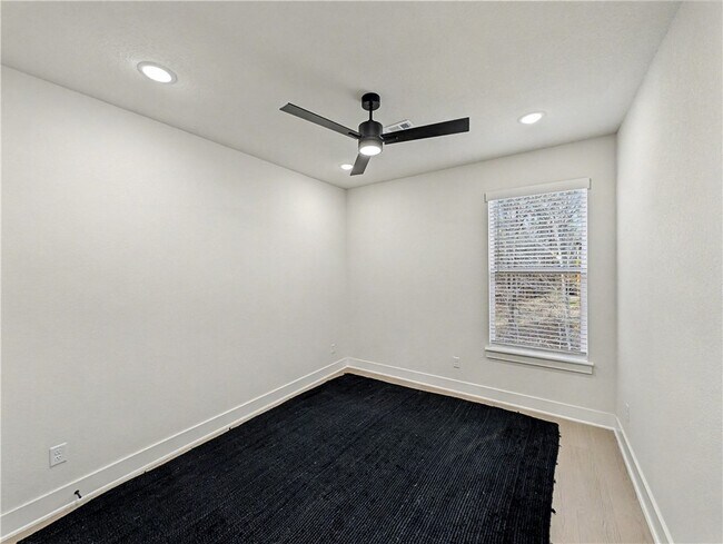 Building Photo - 30 Cromer Dr