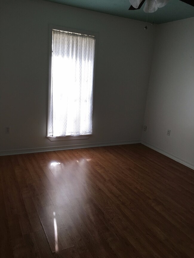 Building Photo - Great 3 Bed / 2 Bath For Rent in Madison