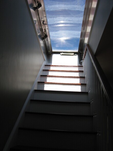 Building Photo - 15 Eldora St