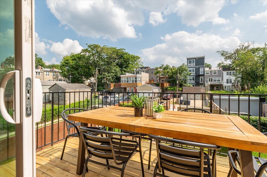 Building Photo - 318 Webster St NW