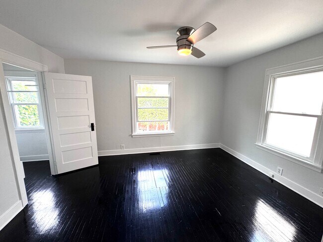 Primary Bedroom - 4224 Ingleside Avenue