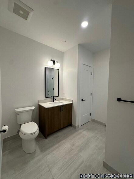 Building Photo - 199 Gardner St