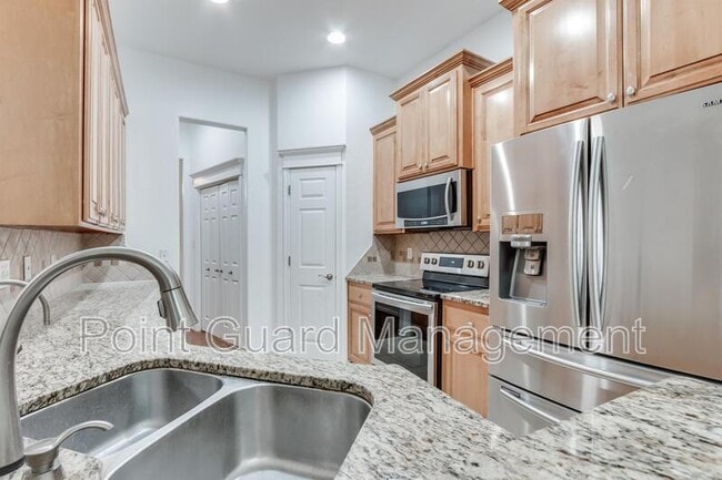 Building Photo - 10517 Queensbury Dr