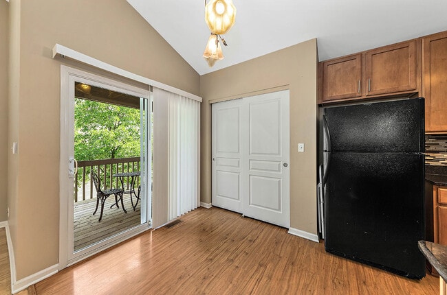 Building Photo - 633 Conservatory Ln