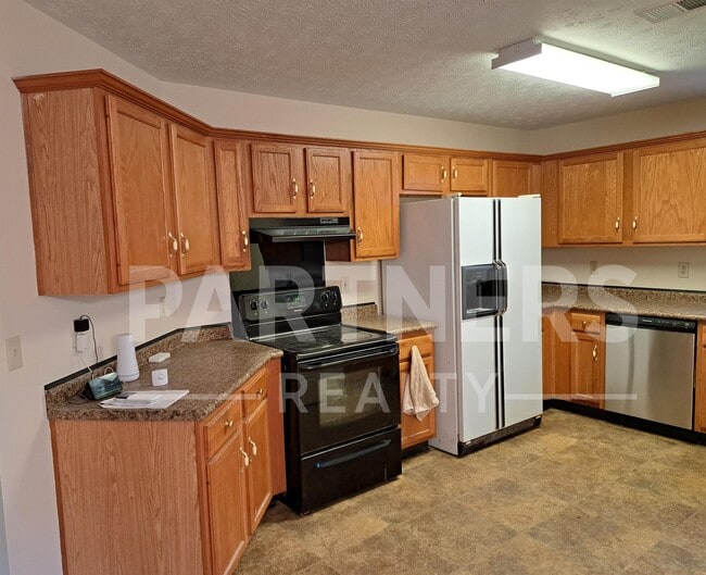 Building Photo - 844 Brookland Curv