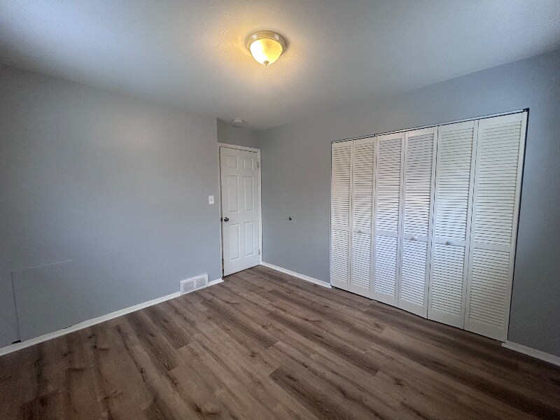 Building Photo - 4655 E 175th St