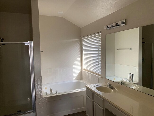 Building Photo - 3206 Cherry Bark Oak Dr