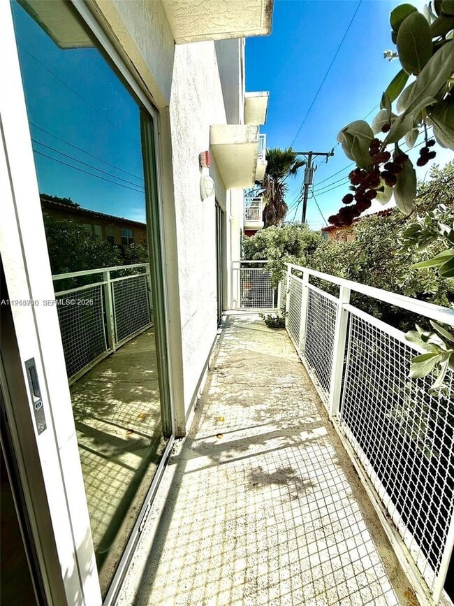 Building Photo - 630 85th St