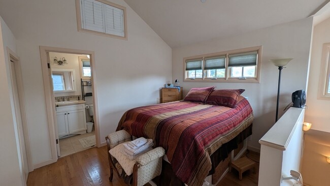 Building Photo - Quaint Historical Home near Downtown Pacif...