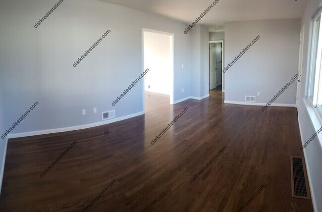 Building Photo - Old Southwest Reno home 3 Bed 2 Bath 1 car...